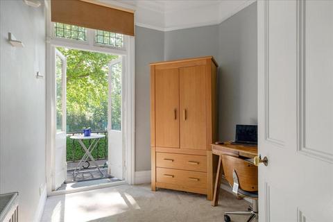 Flat 27, Bishops Mansions Bishops Park Road, London, SW6 6DZ