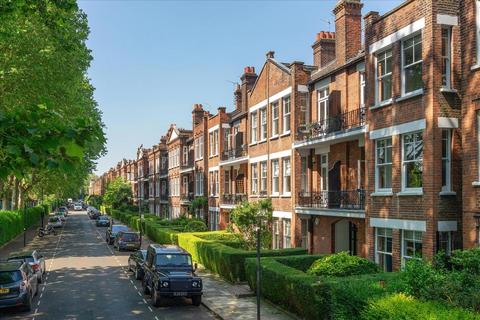 Flat 27, Bishops Mansions Bishops Park Road, London, SW6 6DZ