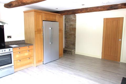 4 bedroom terraced house to rent, Low Farm Wakefield Road, Grange Moor, Wakefield, West Yorkshire, WF4