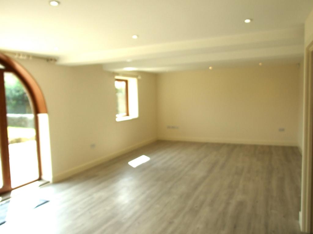 Ground floor lounge 4