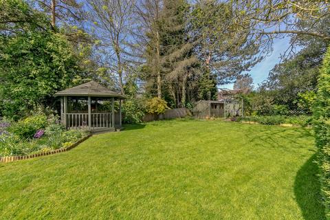 74 Buckingham Road, Bletchley, Milton Keynes, MK3 5HL
