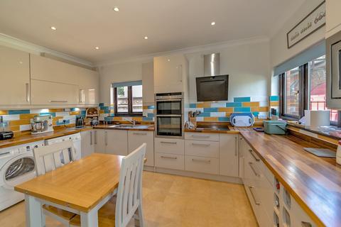 74 Buckingham Road, Bletchley, Milton Keynes, MK3 5HL
