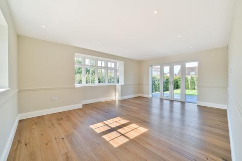 4 bedroom detached house for sale, Crescent Road, Shepperton, TW17