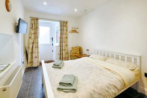 4 bedroom terraced house for sale, High Street, Pateley Bridge, Harrogate, North Yorkshire, HG3 5LB