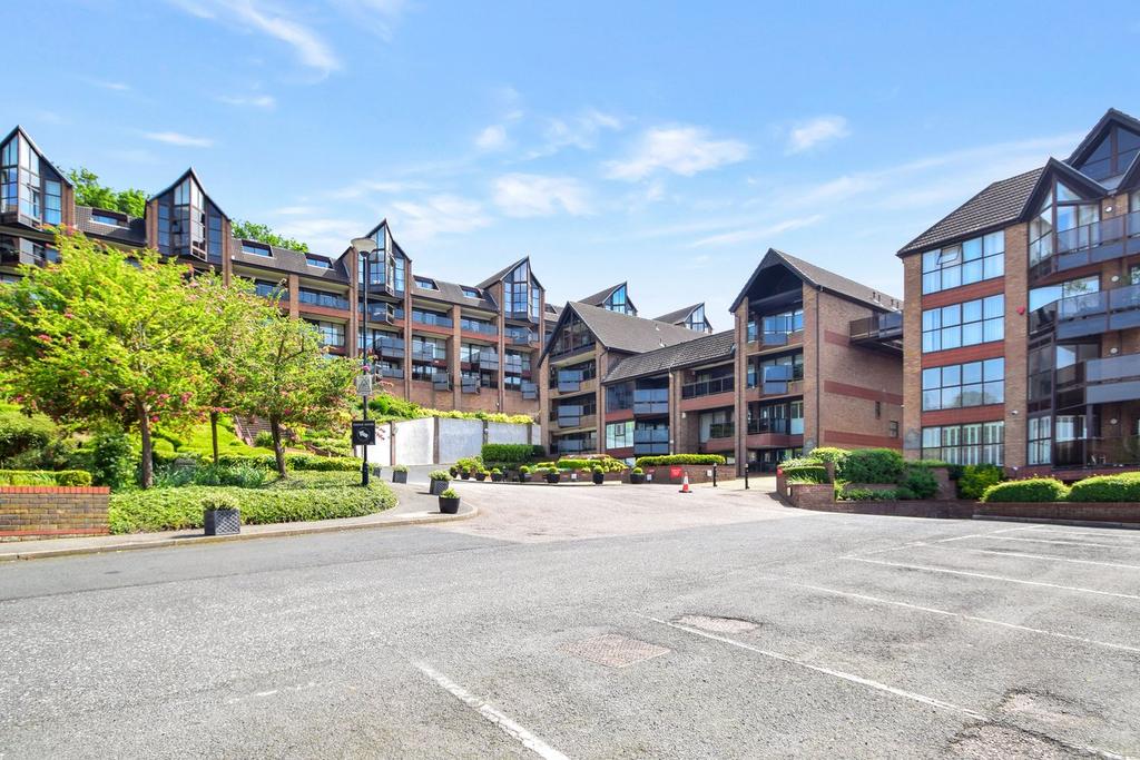 Shorland Court Esplanade, Rochester, ME1 1 bed apartment for sale £