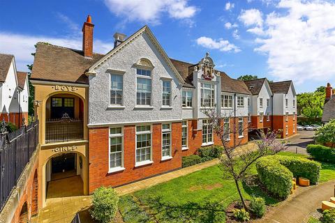 3 bedroom flat for sale, Old School Close, Redhill, Surrey