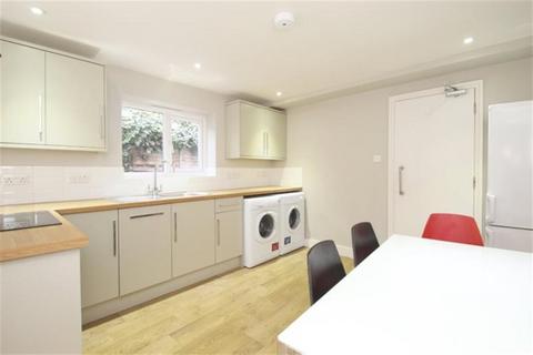 4 bedroom terraced house to rent, Cowley Road, Cowley, East Oxford, Oxfordshire, OX4
