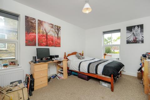 2 bedroom flat to rent, Bounds Green Road N11
