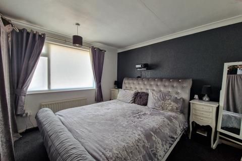 3 bedroom terraced house for sale, Roehampton Close, Gravesend, Kent, DA12