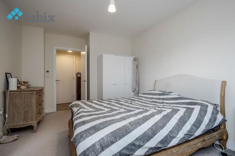 2 bedroom ground floor flat to rent, Stead Street, London SE17