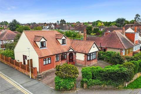 4 bedroom detached house for sale, Moulsham Chase, Chelmsford, Essex, CM2