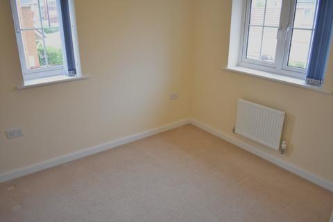 3 bedroom end of terrace house to rent, Saxon Shore Road, Portsmouth PO6