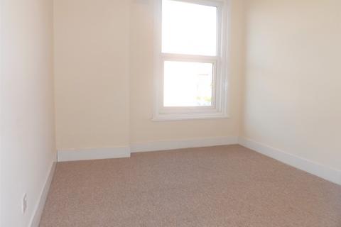 2 bedroom flat to rent, Albert Road, Southsea PO4
