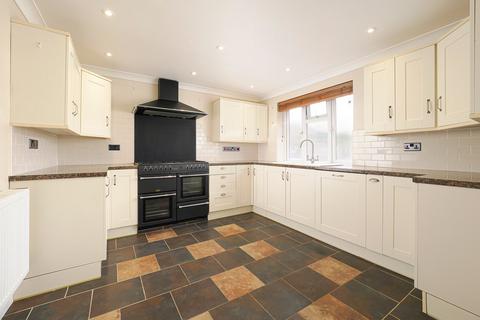Leaside Belcaire Close, Lympne, Hythe, CT21 4JR
