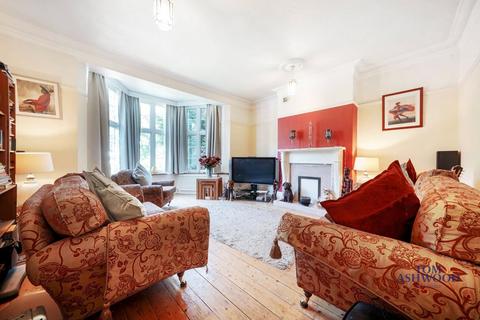 4 bedroom terraced house for sale, Longbridge Road, Barking, IG11