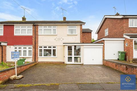 4 bedroom semi-detached house for sale, Ray Road, Romford, RM5