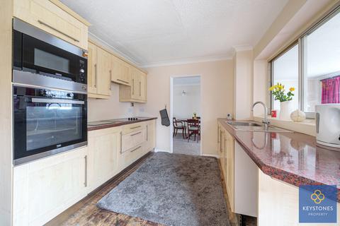 10 Ray Road, Romford, RM5 2HB