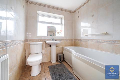 10 Ray Road, Romford, RM5 2HB