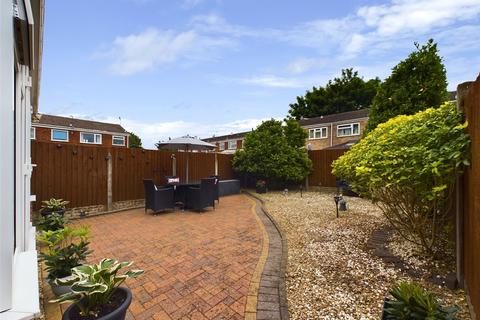 3 bedroom semi-detached house for sale, Amberley Close, Worcester, Worcestershire, WR4