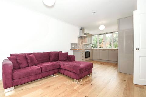 3 bedroom flat for sale, Heathfields, Sandrock Road