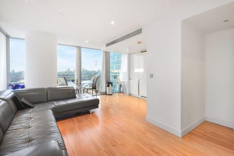 2 bedroom flat to rent, Landmark East, London E14