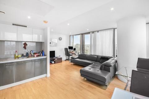 2 bedroom flat to rent, Landmark East, London E14