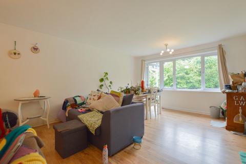 2 bedroom maisonette to rent, Dale View, St Johns, Woking, Surrey, GU21