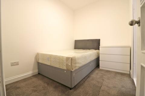 House share to rent, St. Marys Square, London, W5