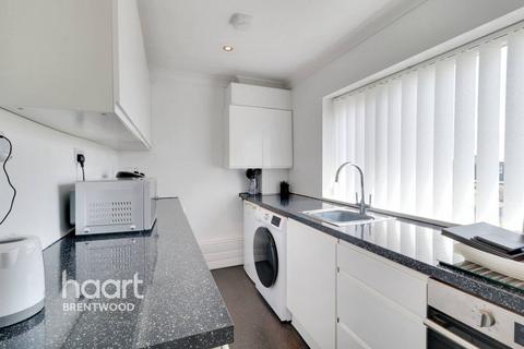 3 bedroom maisonette for sale, Doddinghurst Road, Brentwood