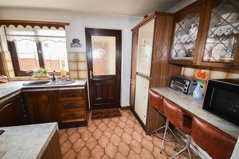 19 Lawnsway, Jarrow, NE32 4PU