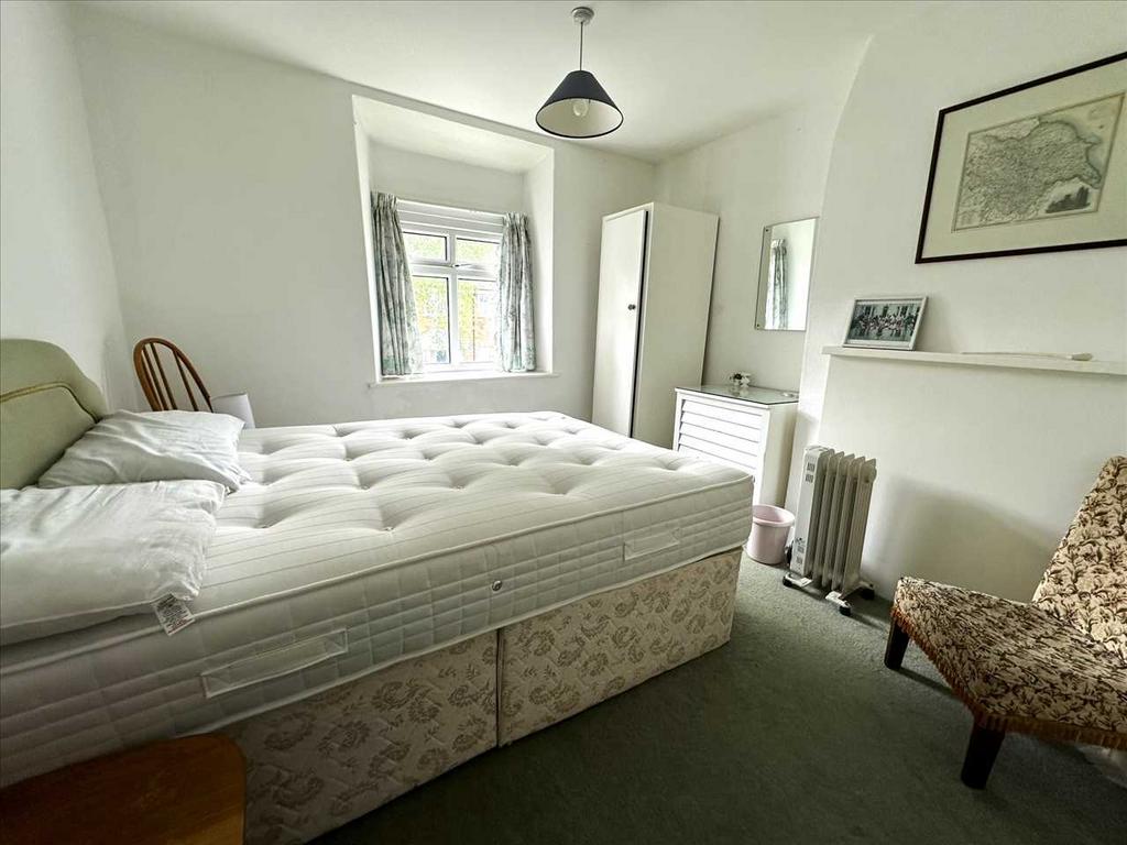 Bedroom (front)
