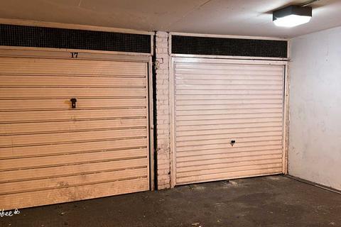 Garage to rent, Commodore Street, London E1