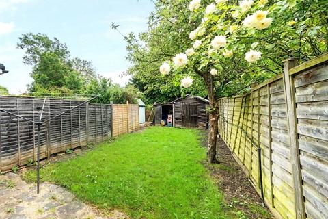 73 Railway Road, Teddington, TW11 8RZ