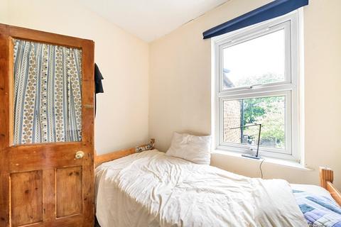 73 Railway Road, Teddington, TW11 8RZ