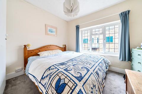 73 Railway Road, Teddington, TW11 8RZ
