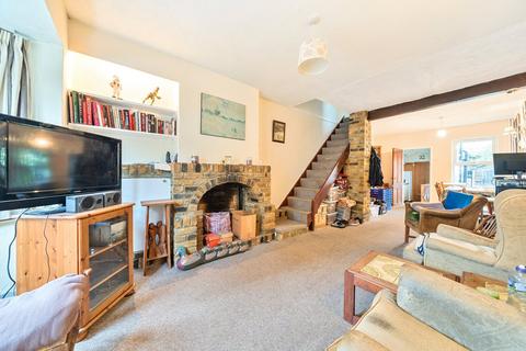 73 Railway Road, Teddington, TW11 8RZ