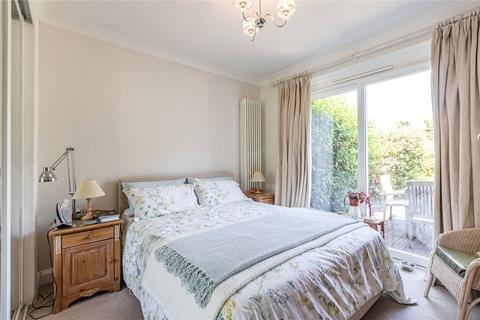 17 Corrie Road, Addlestone, KT15 2HU