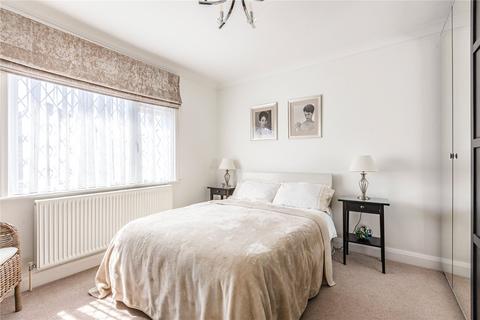17 Corrie Road, Addlestone, KT15 2HU