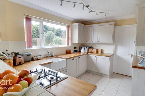 4 bedroom detached house for sale, Cheltenham Close, Peterborough