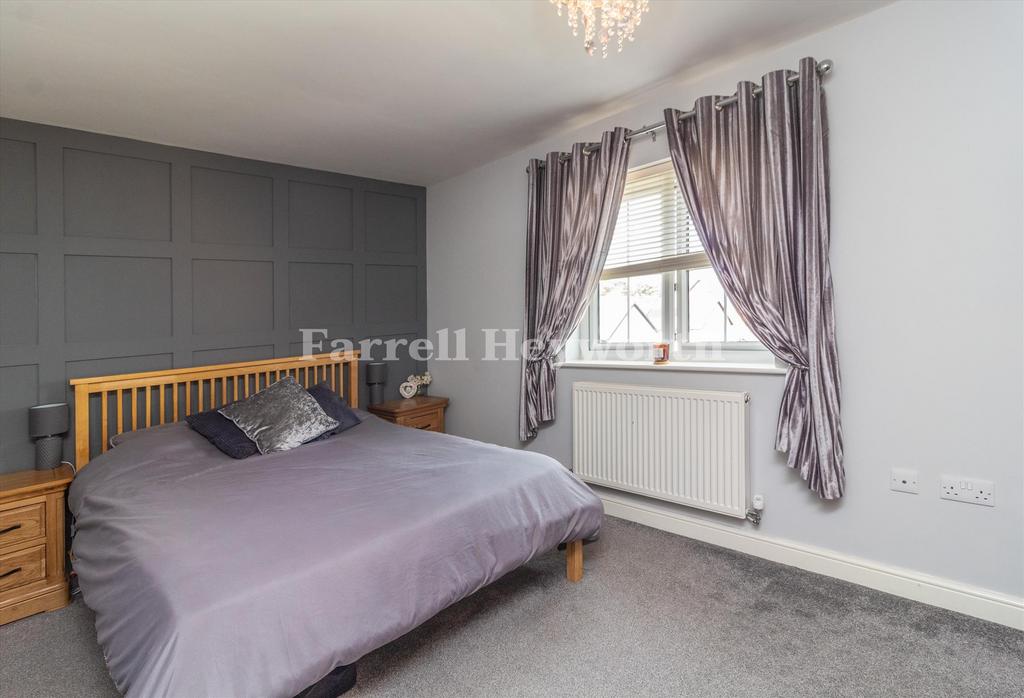Bedroom 1 image 2