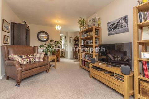 2 bedroom flat for sale, St. Andrews Close, Lancaster LA1