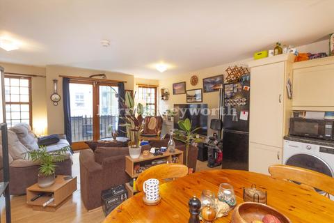 2 bedroom flat for sale, St. Georges Quay, Lancaster LA1