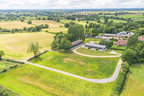 3 bedroom barn conversion for sale, Heath Farm Gardens, Garsdon