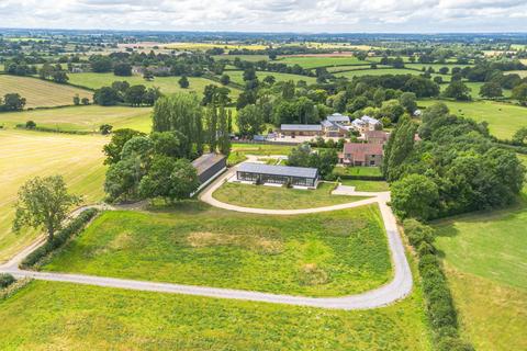 3 bedroom barn conversion for sale, Heath Farm Gardens, Garsdon