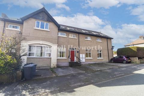 2 bedroom flat for sale, Lancaster LA1