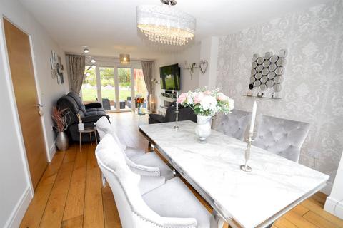 52 Elm Crescent, Birtley, Chester Le Street, DH3 1GH