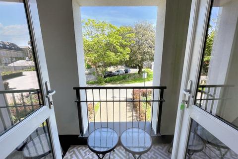 2 bedroom flat for sale, West Cliff