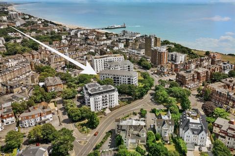 2 bedroom flat for sale, West Cliff