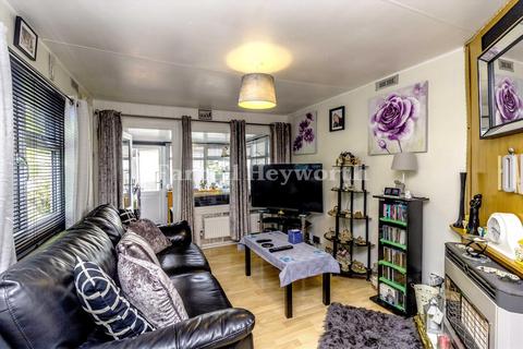 2 bedroom house for sale, Westcliffe Drive, Morecambe LA3