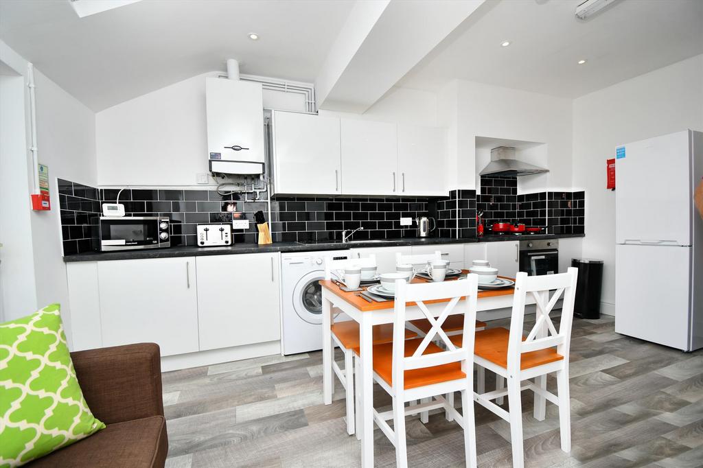 Kitchen Dining Area
